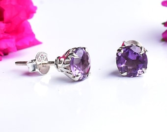 Boucle d'oreille Amethyst Stud, Coussin Cut Amethyst Studs, Tiny Stud Earring For Women, Boucles d'oreilles Dainty, Boucle d'oreille en argent sterling 925, Cadeau pour elle