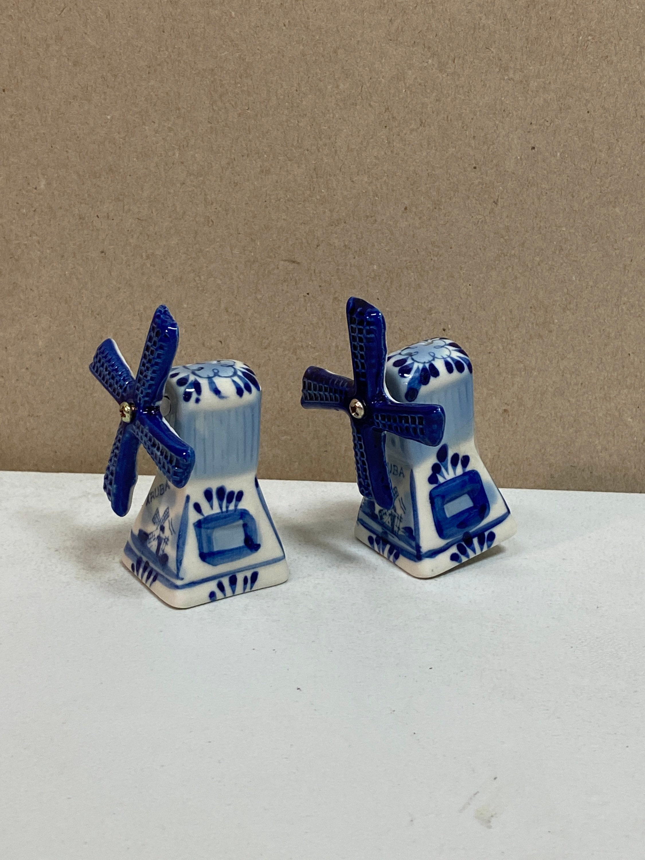 Holland Souvenir Aruba Salt & Pepper Shakers Etsy