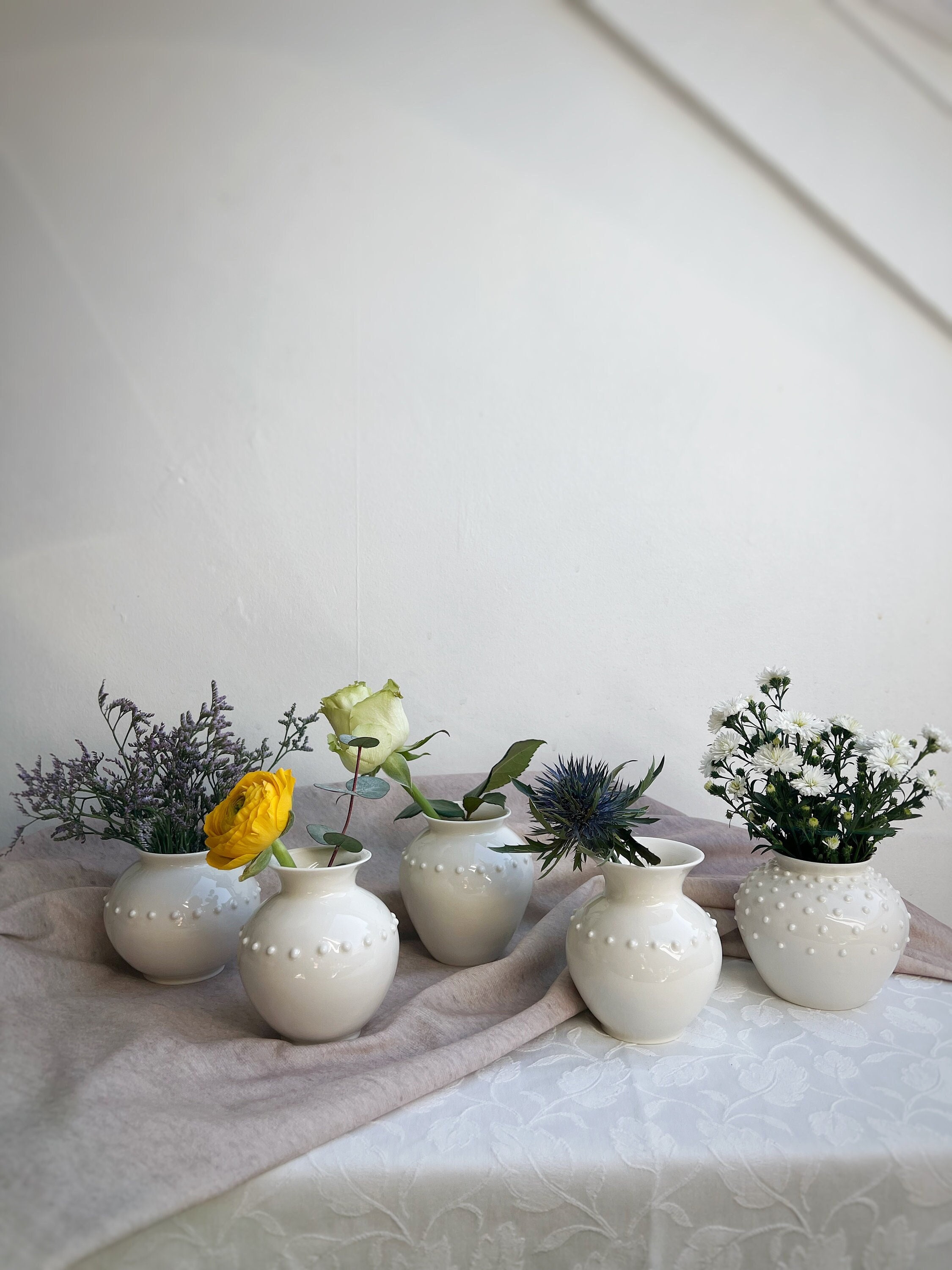 Petits Vases Artisanals en Porcelaine, Décoration d'intérieur, Pièce Unique