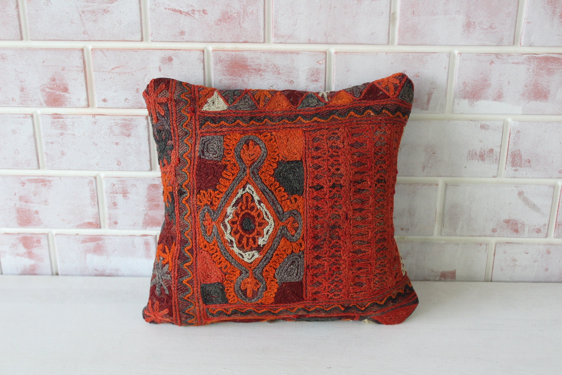 Rug Pillow Cover , 15x15 Kilim Pillow, Embroidered Rug Pillow / P-4434 / 38x38 cm