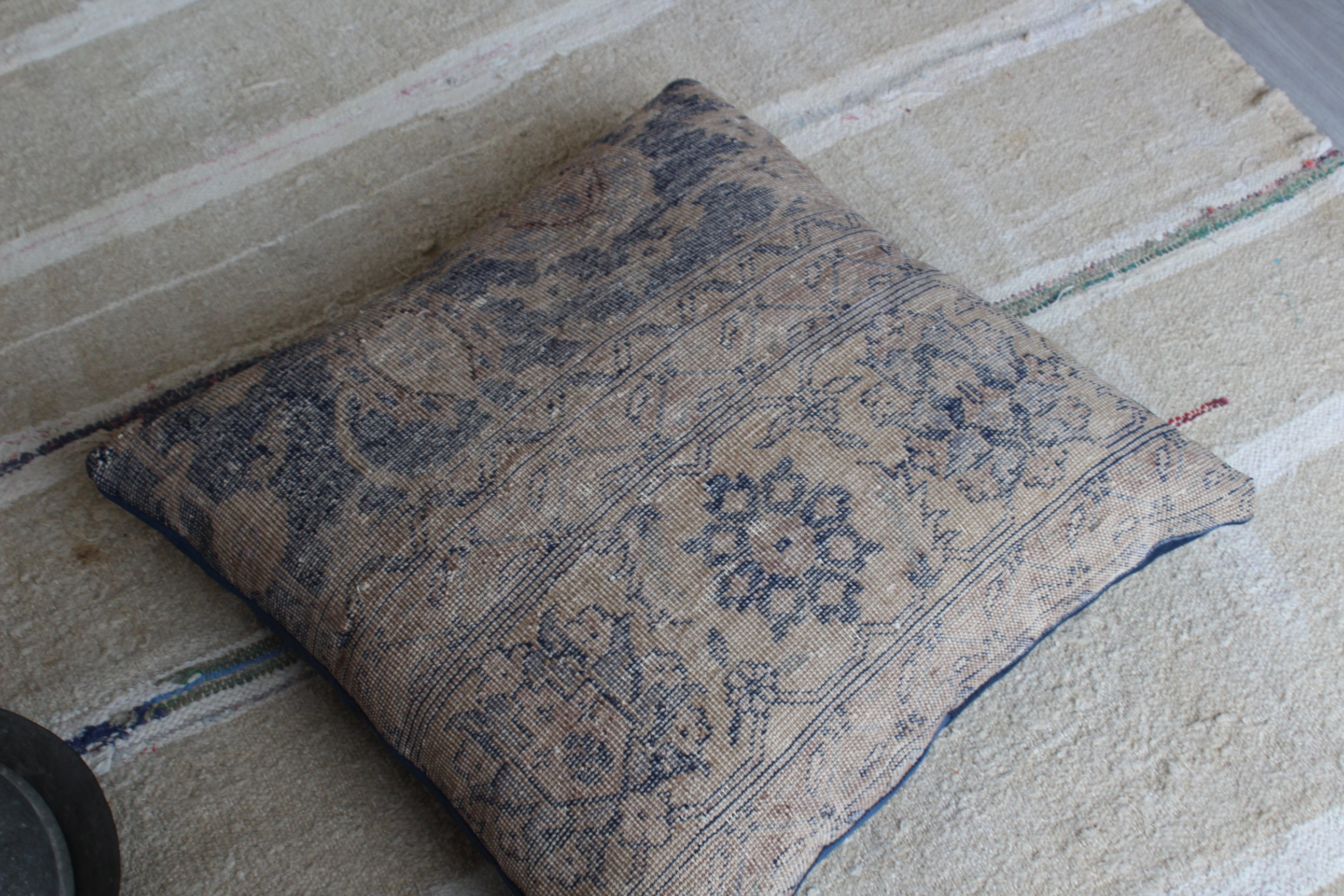 Almohada de piso de alfombra 28x28 almohada de alfombra | Etsy