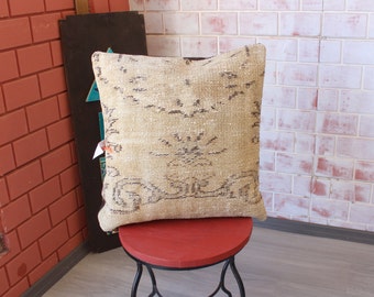 Beige Rug Pillow, Ethnic Rug Pillow, Rug Pillow Cover / P-3566 / 20x20