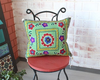 Vintage Suzani Pillow , Ethnic Suzani Pillow, Bohemian Suzani Pillow, Handmade Pillow Cover, Ethnic Home Decoration / P-1421 / 16 x18