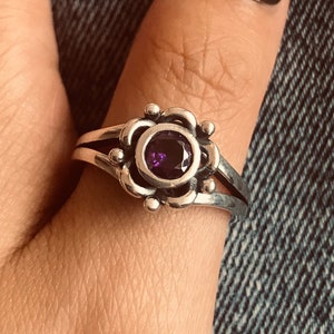 Floral Gemstone ring//zircon//Handmade jewelry//Sterling silver//Custom silver ring//Modern dainty anniversary //men women//Gift for her him