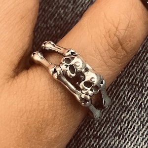 Bague squelette// Argent sterling S925/fait main solide//Unique punk gothique gothique motard pour homme// Bague tête de mort// Bijoux oxydés//Cadeau