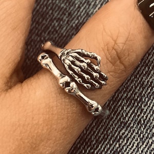 Skeleton hand ring// Sterling silver// Handmade solid S925//Unique punk gothic goth biker mens// Skull ring// Oxidized jewelry //Gift