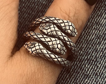 Ring aus oxidiertem Sterlingsilber: Handgemachter Punk Biker Schmuck