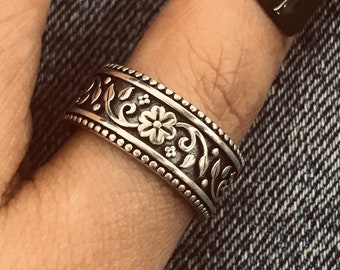 Floral ring//Handmade jewelry//Sterling silver//Custom silver ring//Modern dainty anniversary //silver ring men women//Gift for her him