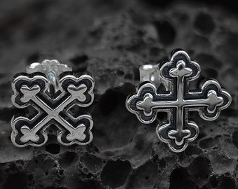 Pendientes de cruz de plata de ley hechos a mano: delicada joyería bohemia