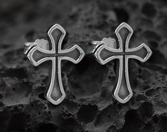 Pendientes de cruz de plata de ley hechos a mano: delicada joyería bohemia