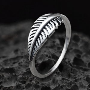 Feather ring//Handmade jewelry//Sterling silver Boho Thumb//Custom Boho ring//Modern ladies dainty anniversary//love ring//Gift for her him
