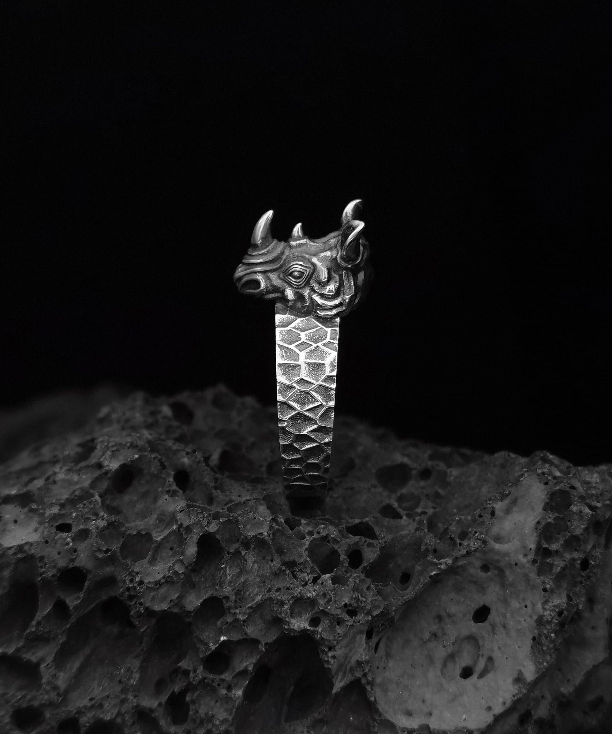 Anello Rinoceronte In Argento Sterling Fatto A Mano: Gioielli Punk Da Motociclista - Italia - Foto 6
