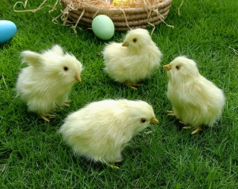 4 poussins de Pâques réalistes | Peluche poussins gazouillant | Figurine de poulet | Décoration de Pâques | Accessoires de Pâques | Panier de Pâques