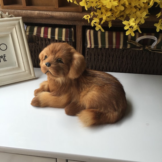 リアルなゴールデンレトリバーの子犬の動物の置物レプリカコレクション