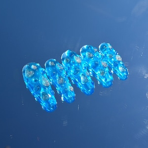 Wet - Press-On Nails | water blue jelly 3d drops droplets blobs cat eye polish velvet silver summer glitter spring