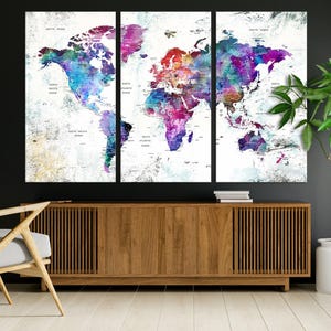 Carte du monde couleur arc-en-ciel, impression sur toile, carte imprimée sur papier peint, carte en 3 panneaux, carte du monde colorée, cadeau voyageur, carte du monde détaillée, punaise