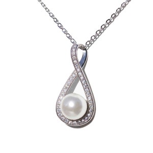 925 Sterling Silver Infinity Pearl Necklace