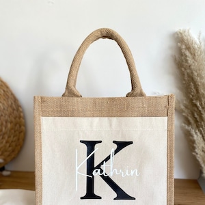 Personalized jute bag with initial and name Shopping bag Market bag Beach bag Gift wife mom girlfriend Birthday image 3