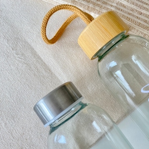 Trinkflasche personalisiert Wasserflasche Bambusdeckel Glasflasche Name Geschenkidee Geburtstag Bild 6