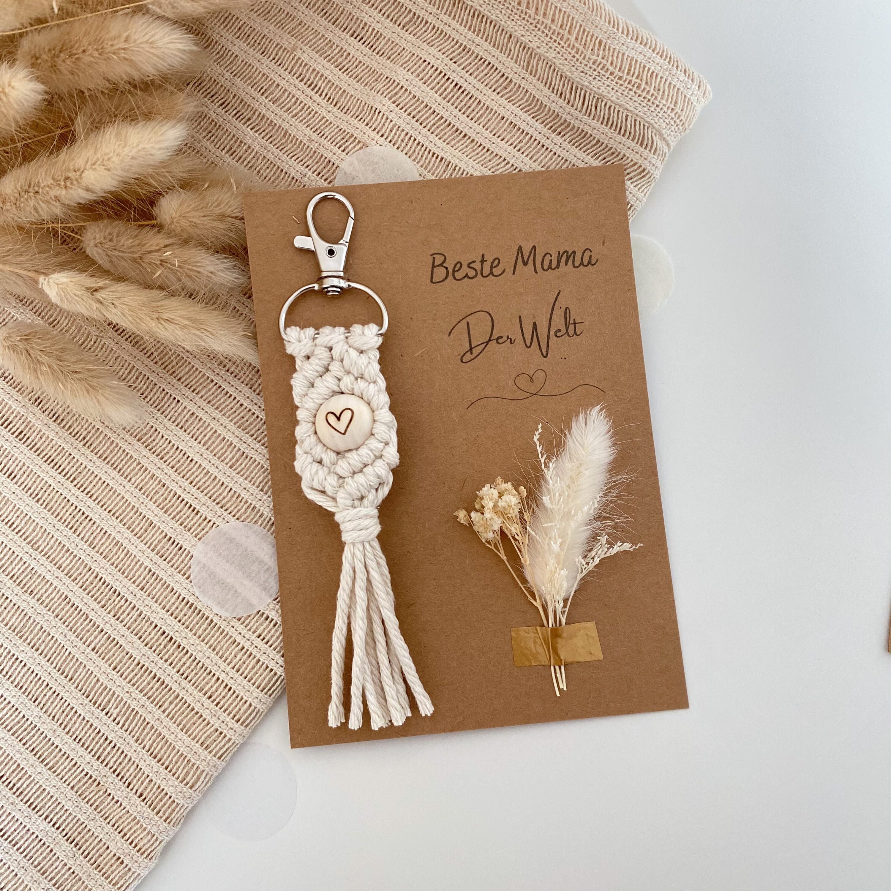 Macrame Keychain | Gift Card With Mini Dried Flower Bouquet