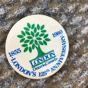 Pinback buttons