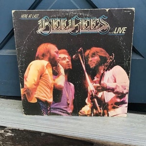 1976 Here at Last… Bee Gees… disque vinyle live-disco- musique de Noël