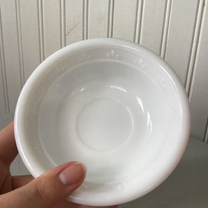 1970 Avon bowl milk glass image 4