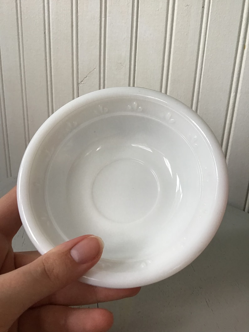 1970 Avon bowl milk glass image 4