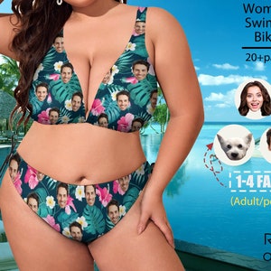 Può includere: Un bikini da bagno a stampa tropicale con un'opzione personalizzabile per aggiungere da 1 a 4 volti. Il costume da bagno è mostrato su una modella con una varietà di volti stampati sul tessuto. Il testo "1-4 FACES! (Adult/pet/kid)" è mostrato nell'immagine.