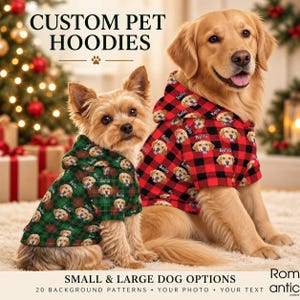 Könnte beinhalten: Zwei Hunde tragen personalisierte Kapuzenpullover mit einem wiederkehrenden Muster aus einem Hundegesicht und dem Namen Bella. Ein Pullover ist grün kariert, der andere rot-schwarz kariert. Text: CUSTOM PET HOODIES und SMALL & LARGE DOG OPTIONS.