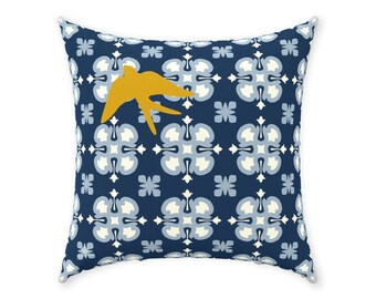 Throw Pillows - São Pedro Andorinha / Swallow AM