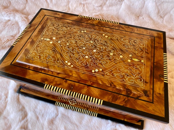 Luxury wooden jewellery best sale boxes