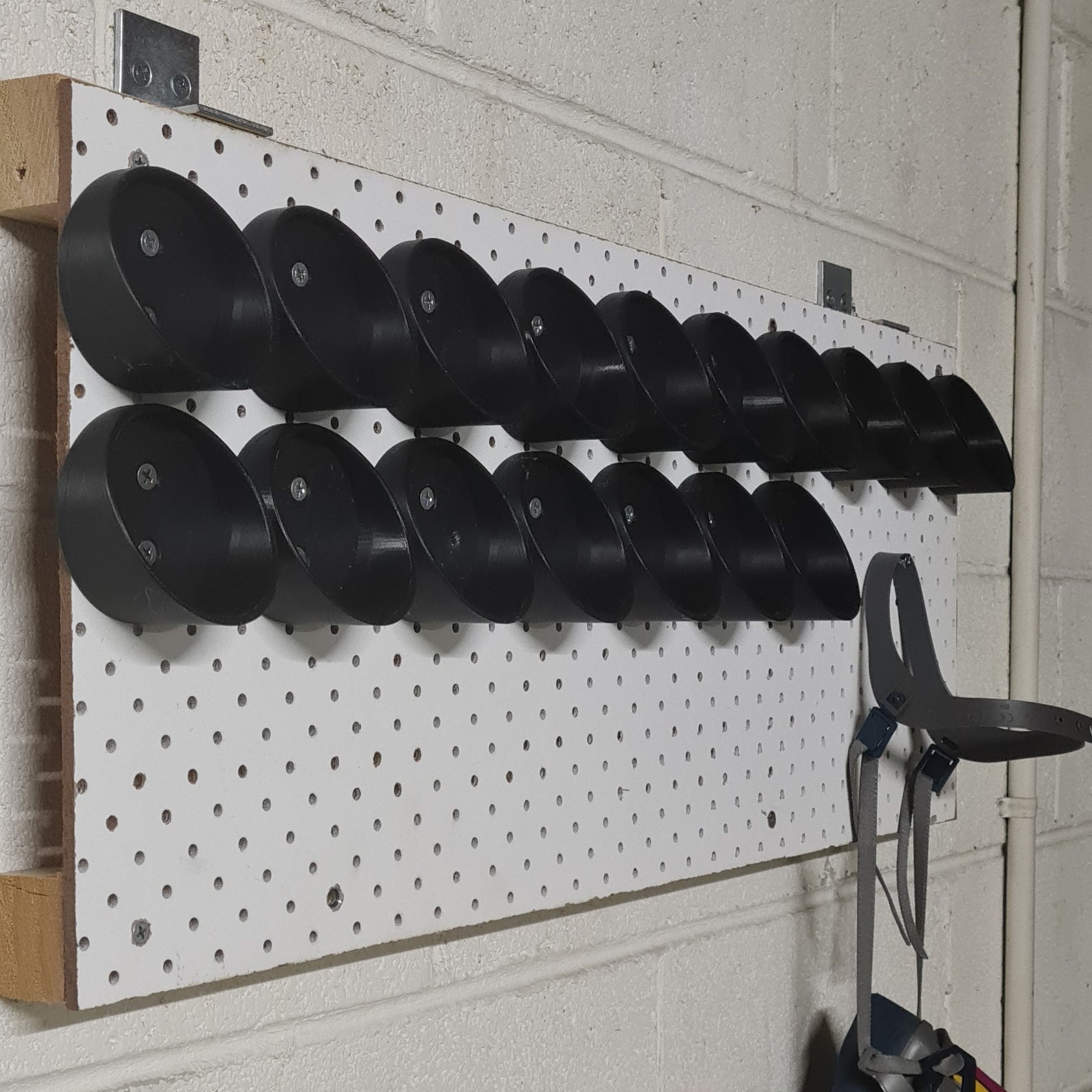 Simple Spray Can Wall Storageset of 4 Etsy