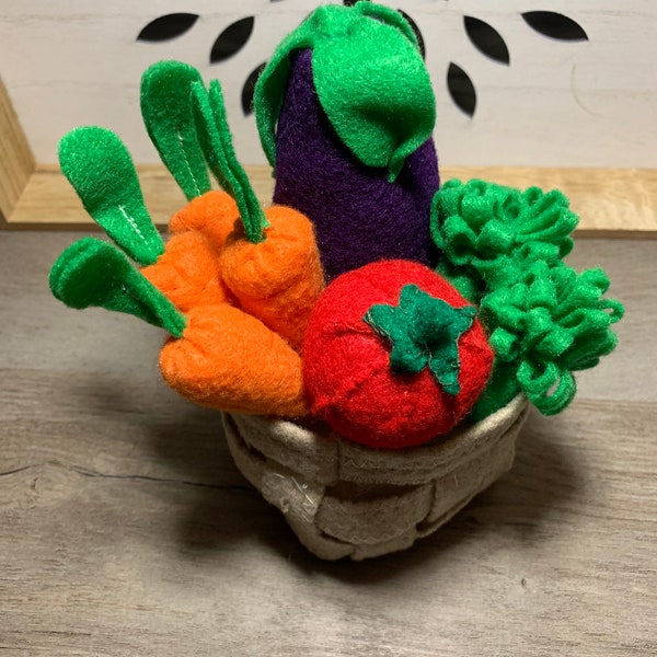 Basket of Veggies, Felt Food, Pretend Food, Felt Toys ***BASKET NOT INCLUDED