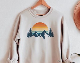 Mountain Sweatshirt Retro Sunset Aesthetic Sweatshirt Cozy Sweatshirt Hiking Sweatshirt Outdoor Sweatshirt Mountain Sweater Wanderlust Shirt