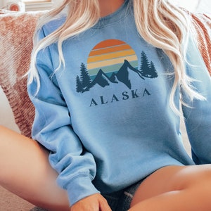 Alaska Crewneck Sweatshirt Mountain Sweatshirt Retro Sunset Aesthetic ...