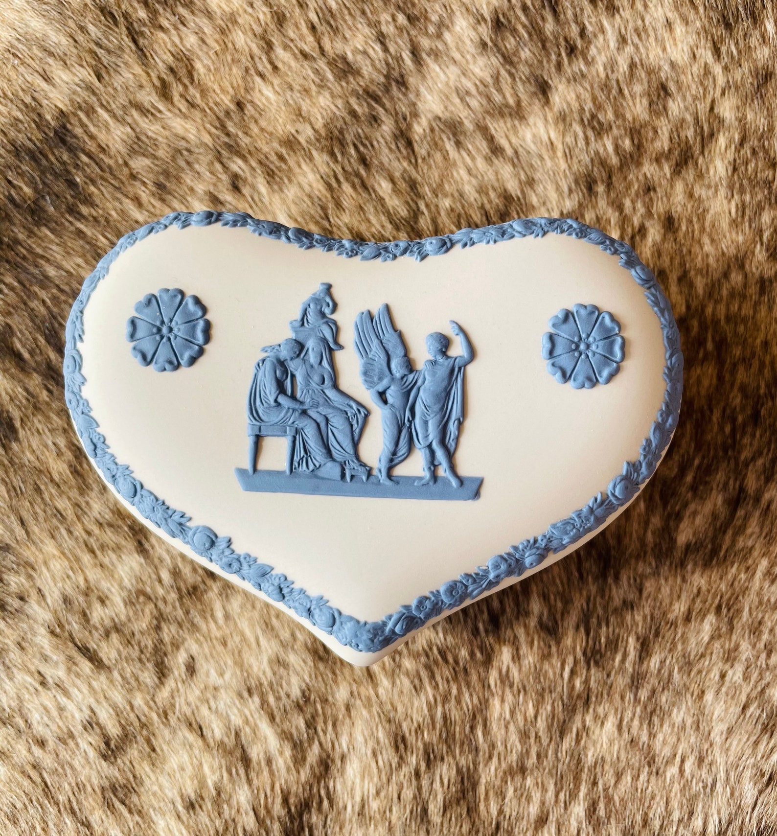 Download Rare Wedgwood reverse color blue on white Jasperware heart ...