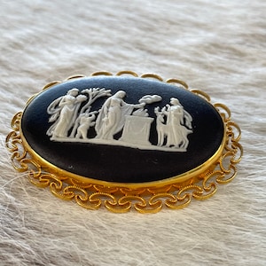 Wedgwood 12k GF black jasperware brooch