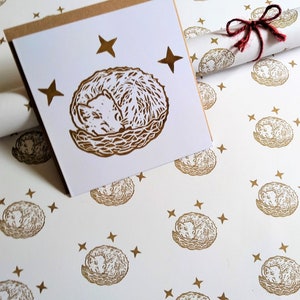 100% recyclé, renard arctique, papier d’emballage de Noël avec étiquette, emballage cadeau écologique, emballage cadeau festif mignon, feuilles de papier d’emballage en linogravure
