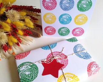 Linolschnitt Pangolin Geschenkpapier, recycelte Öko-Geschenkpapier