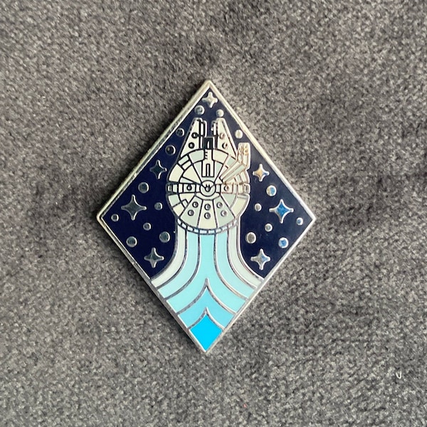 Millenium Falcon Pin