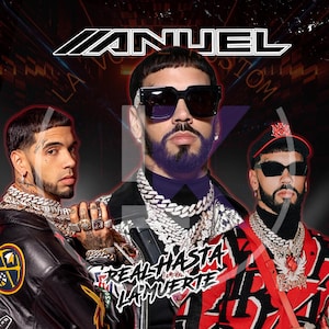 Puede incluir: Una imagen promocional para un artista musical llamado "Anuel". La imagen presenta a tres hombres con gafas de sol y cadenas de oro. El texto "Real Hasta La Muerte" se muestra en el centro de la imagen.