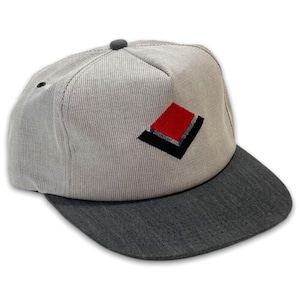 VINTAGE Diamond V Feed Snapback Trucker Hat 1990s K Products Made in USA Cap