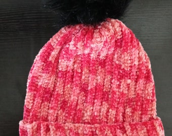 Red Velvet Slouchy Beanie Hat: Women display picture 1