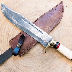 Damascus Bone &#39;n Brass - Bowie Hunting Knife / Bone Handle / Leather Sheath