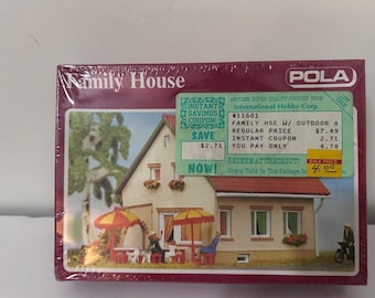 Vintage - New in Box - Pola Brand HO Scale Family House