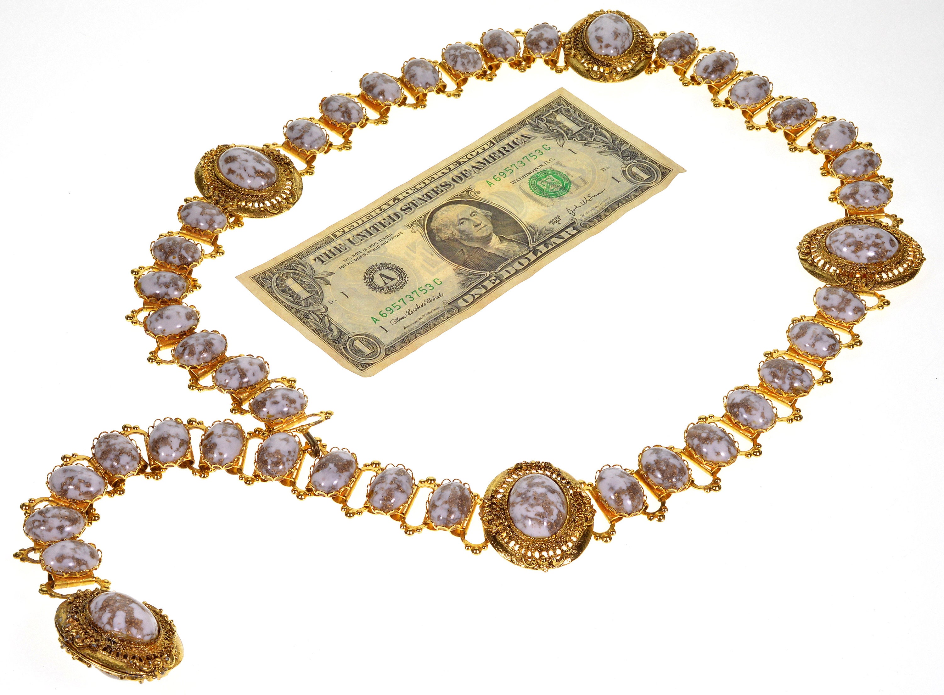 Vtg Statement Heavy Book Chain Belt Gold in Quartz Glass Vtg Statement Heavy Book Chain Belt Gold in Quartz Glass