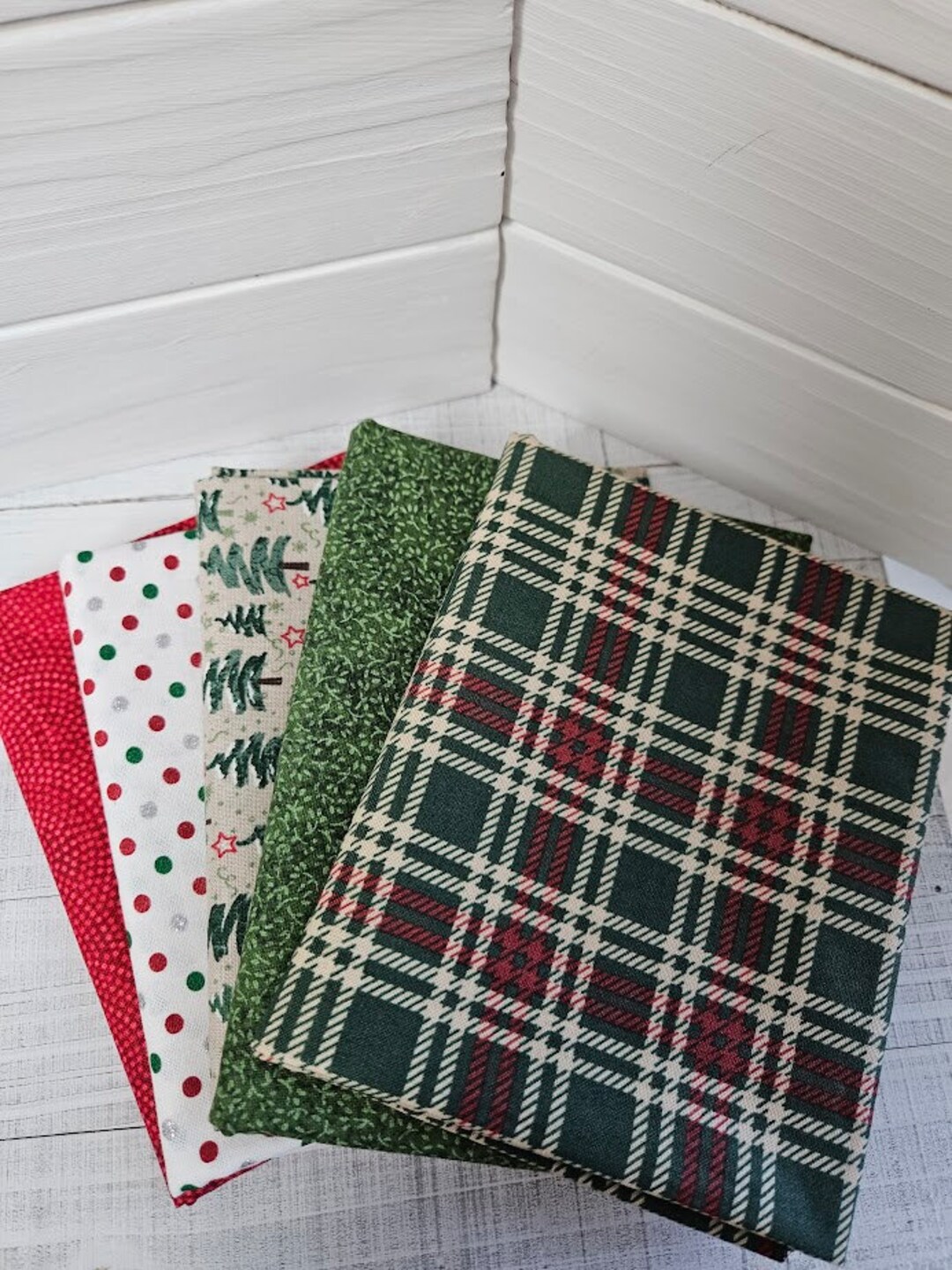 5 Piece Christmas Colors Fat Quarter Bundle-assorted Fabrics and ...