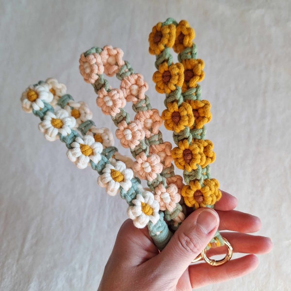 Daisy, Sunflower Macrame Style Wristlet Keychain, Key Fob, Boho, Wallet Strap, Camera Strap, Lanyard, Gift, Key Ring, Clasp