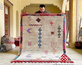 BENI OURAIN RUG, Abstract Moroccan Rug, Artisan Made Wool Rug, Beautifully Crafted Area Rug, Gray & Red Berber Carpet, Modern Interiors